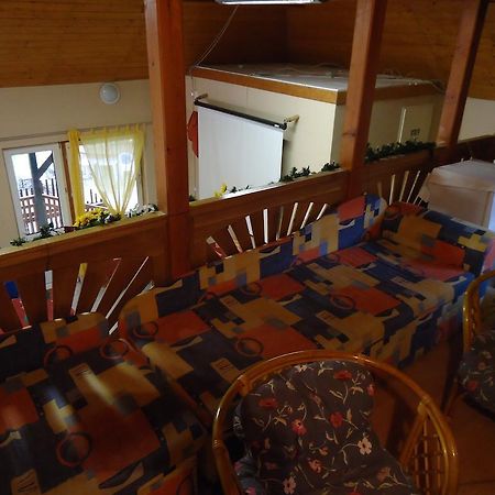 Czermann Panzio Es Etterem Hotel Oroszlany Luaran gambar