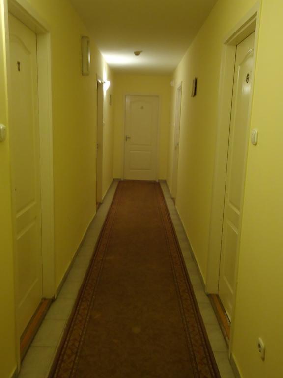 Czermann Panzio Es Etterem Hotel Oroszlany Luaran gambar