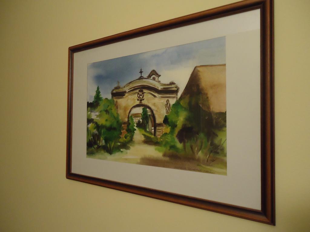 Czermann Panzio Es Etterem Hotel Oroszlany Luaran gambar