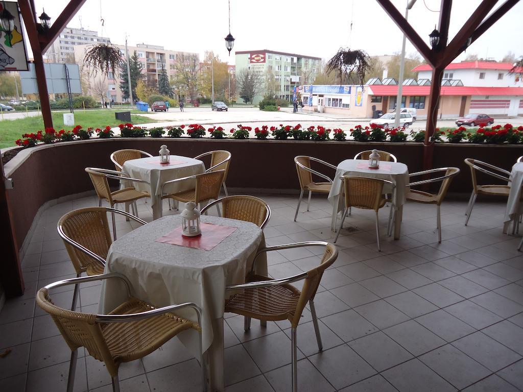 Czermann Panzio Es Etterem Hotel Oroszlany Luaran gambar