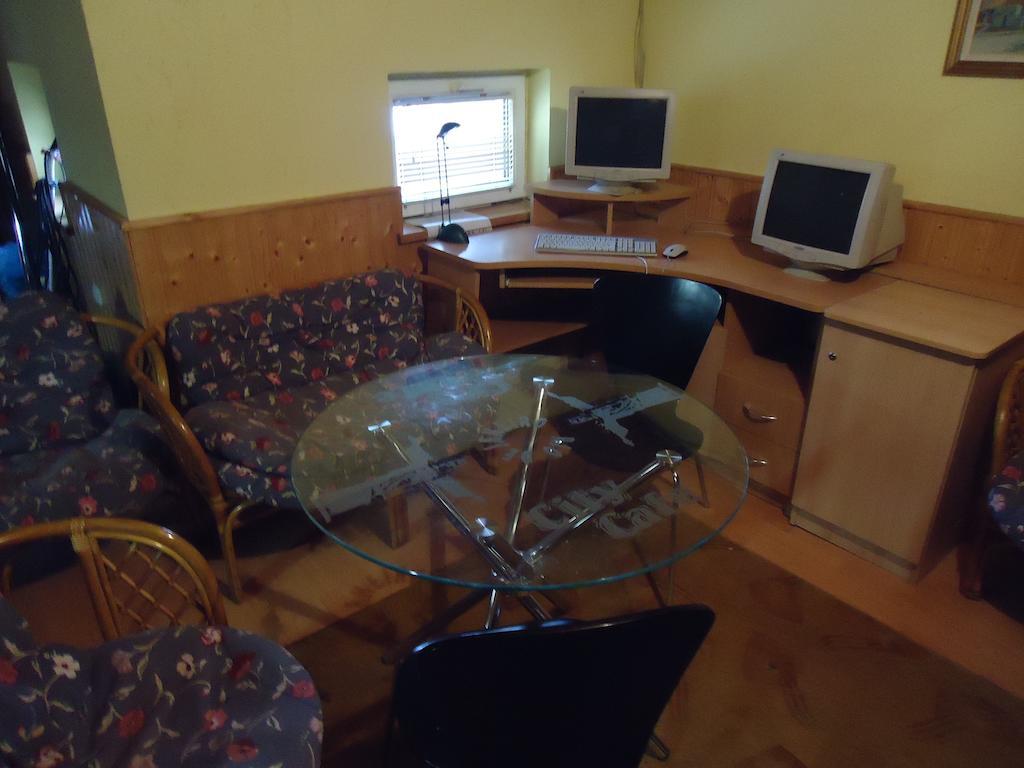 Czermann Panzio Es Etterem Hotel Oroszlany Luaran gambar