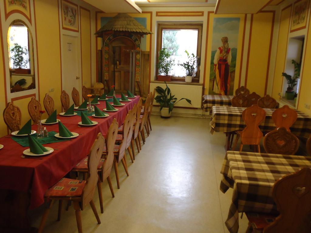 Czermann Panzio Es Etterem Hotel Oroszlany Luaran gambar