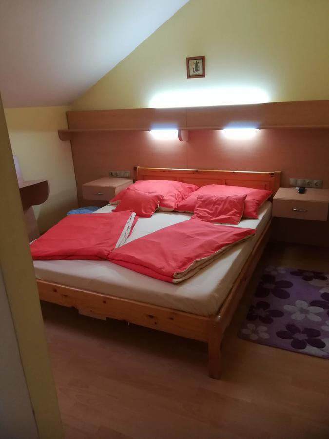 Czermann Panzio Es Etterem Hotel Oroszlany Luaran gambar